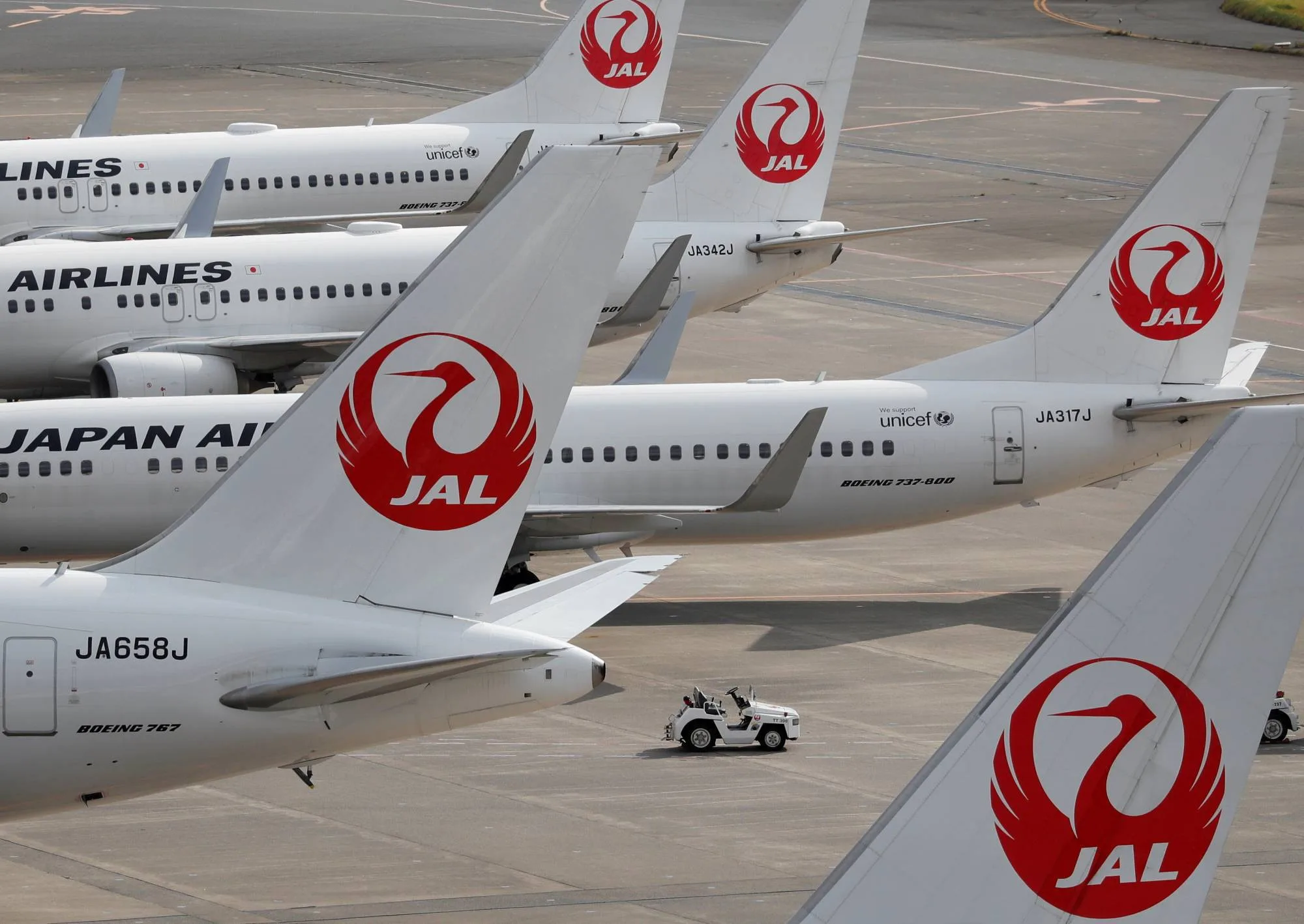 Voyagez léger avec Japan Airlines _ Leur service de location de vêtements qui ébranle le secteur aérien !