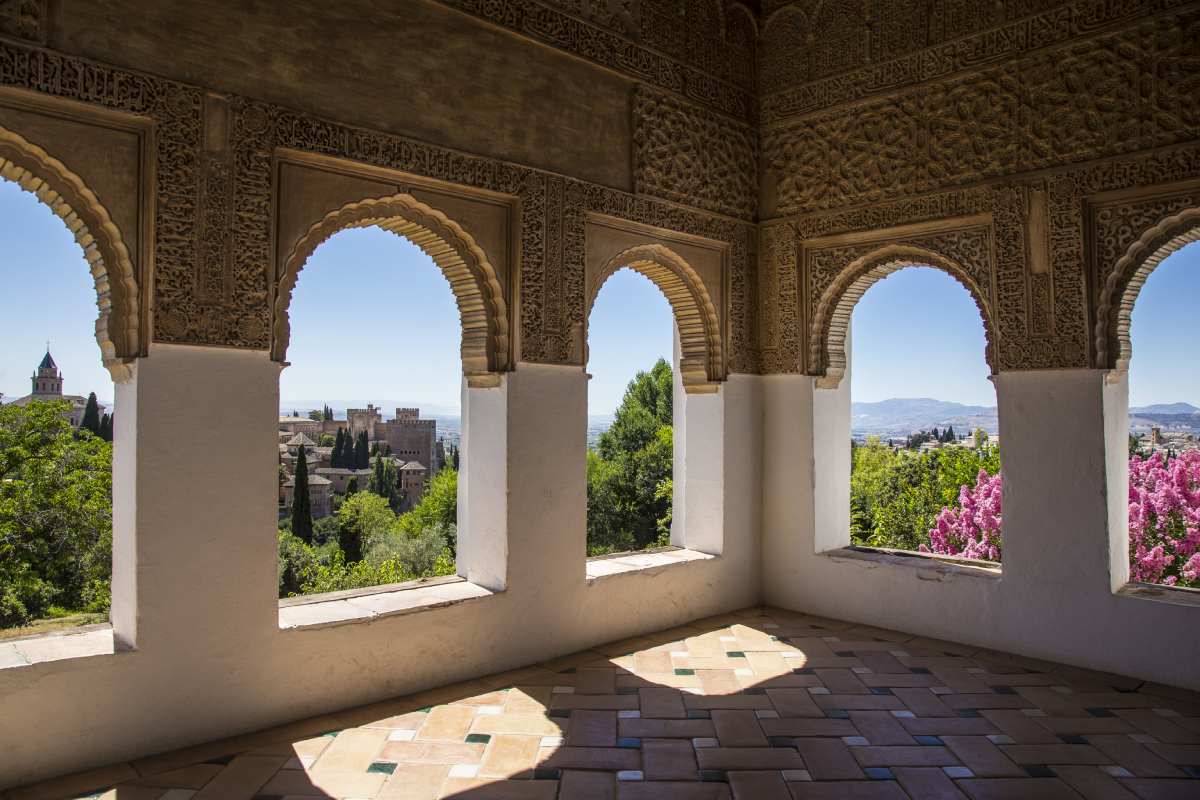 architecture-mauresque-en-espagne-de-lalhambra-de-grenade-au-real-alcazar-de-seville