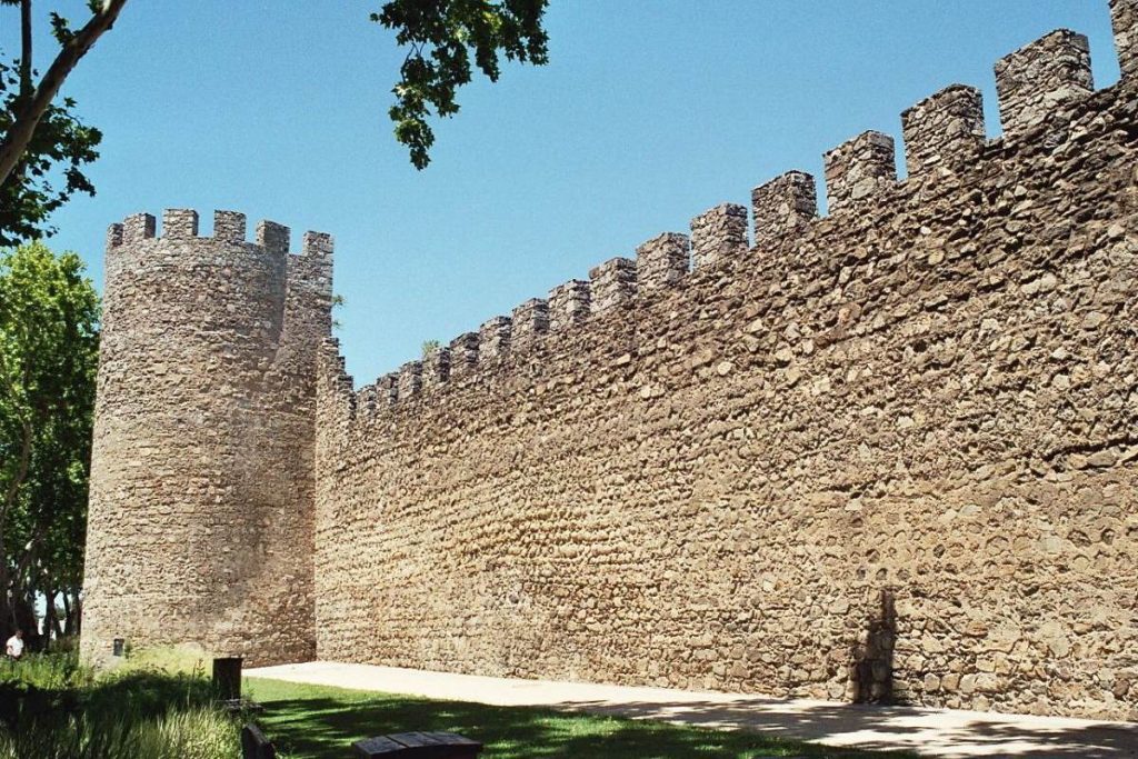 evora-immersion-dans-le-coeur-historique-du-portugal