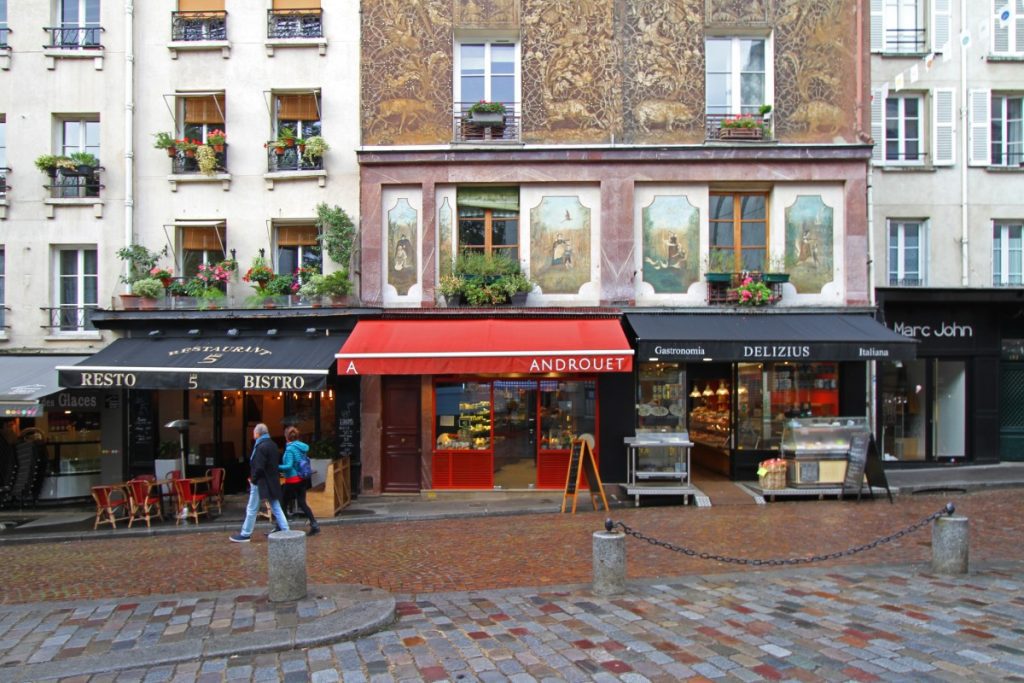 rendez-vous-rue-mouffetard-la-plus-ancienne-rue-de-paris-ambiance-marche
