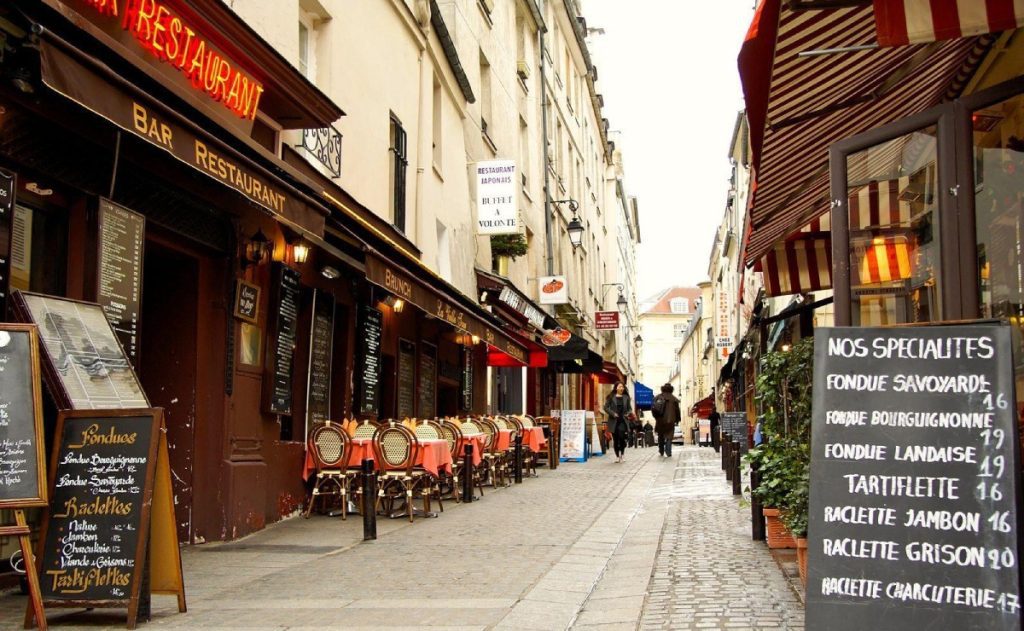 rendez-vous-rue-mouffetard-la-plus-ancienne-rue-de-paris-ambiance-marche-que-faire