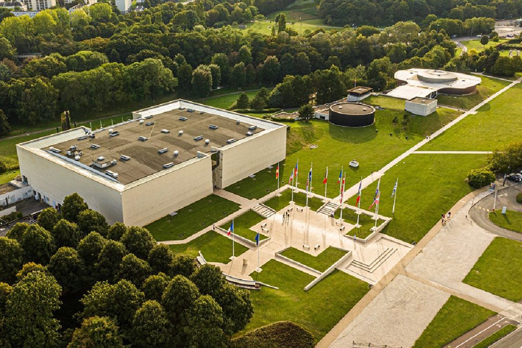 Memorial-de-Caen.jpg