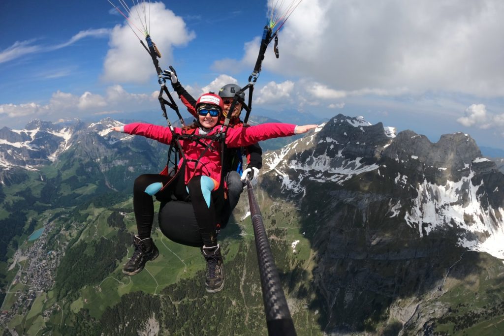parapente-en-tandem-dans-les-Alpes-suisses.jpg
