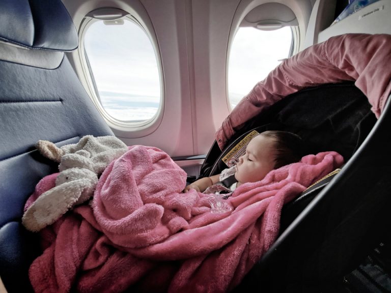 Jusqu’à quel âge un bébé ne paye pas l'avion