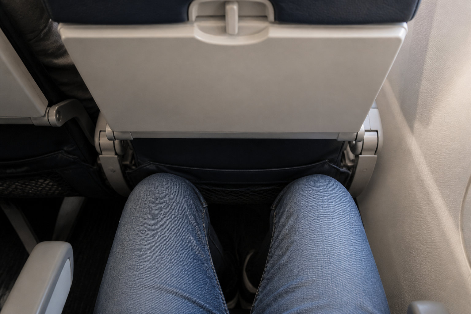 Vols low cost long-courrier : faut-il vraiment tenter l'expérience ? 12 Le confort en cabine : entre optimisation de l'espace et services payants